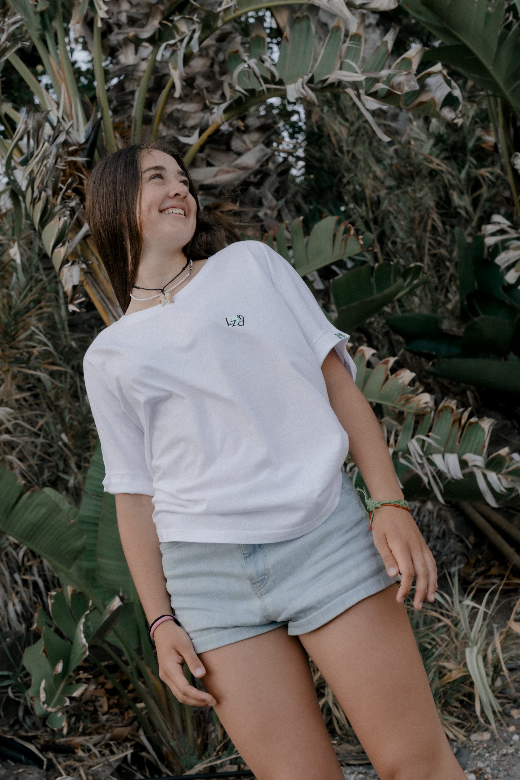 Beyond Classic Crop Tee - Imagen 3